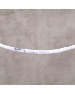 Howlite du Canada tube 4x13mm