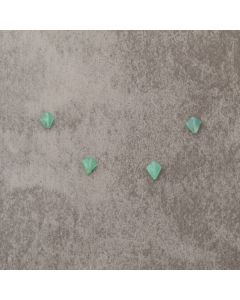 Chrysoprase du Brésil "AA" 6x8mm triang 2.25x4=9€