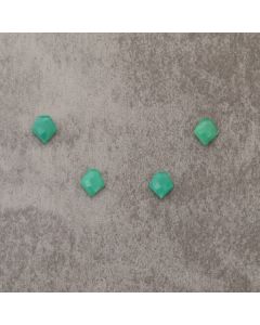 Calcédoine verte "AA"    talisman 8x11m 2.9x4=11.6€